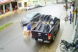 什么叫“以迅雷不及掩耳之势”？看看这位小哥就对了！视频封面