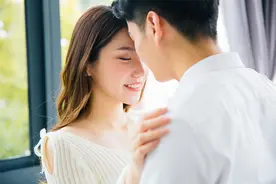 和男人相处，女人就要学着“心机”一点，他才会独宠你一人图片