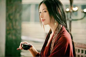 美女茶艺师背后的困境图片