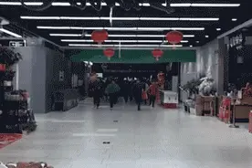 大爷：小伙子，你这样的我可以打十个！图片