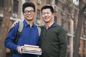 老牌中专生的“尴尬”：曾经的尖子生，如今却成了时代的弃儿图片
