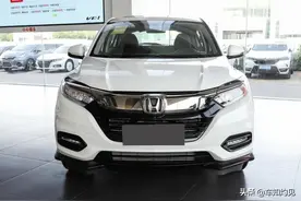 后排空间让人惊喜，搭1.5T+CVT动力组合！实拍体验2020款本田缤智图片