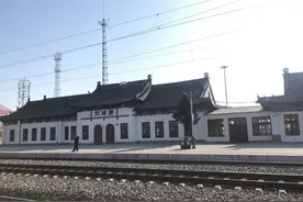 哈尔滨双城堡火车站：黑龙江最美火车站，曾被印在一元钞票上图片