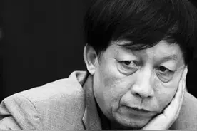 20多年前的易中天，都经历了什么？提起离职武大，只说天气不好图片