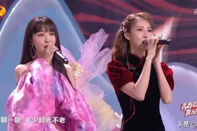 湖南卫视春晚：姚晨被那英碾压，李菲儿造型浮夸，杨钰莹最减龄图片