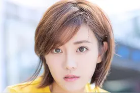 牟星长相甜美性格活泼，豪爽大气气质，出类拔萃外貌成为女性偶像图片