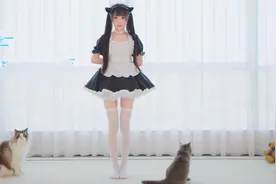 咬人猫跳恋爱循环，女仆装双马尾，长发齐腰是宅男渴望的初恋女友图片