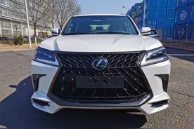 全球限量 雷萨斯LX570黑耀版 现车实拍解读图片