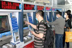 江苏常州：“五一”小长假来临 铁路客流上升图片