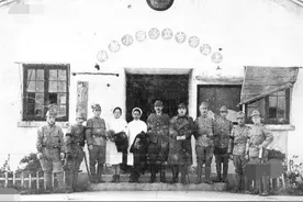 镜头下：二战中负责检查身体的日本军医，拍摄的慰安妇的生活写照图片