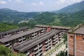 陕西深山有座军工城，职工万人，生产霹雳导弹，旧址荒凉成废墟图片