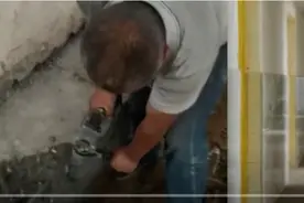 “25吨问题水泥卖到异地学校”，水泥是假的，包装袋却是真的图片