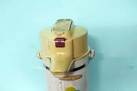 【老物件回忆】八九十年代流行的长城牌气压式保温瓶，很多人用过图片