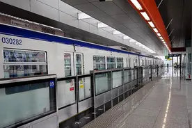 重庆轨道交通三号线换报站声音了？网友：听起有点打脑壳图片