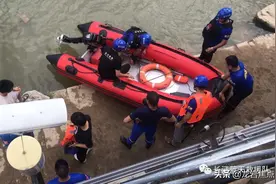 「痛心」长汀一名八旬老人在龙潭公园失足掉落湍急河流，长汀蓝天救援队将遗体打捞上岸图片