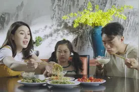 吃胖了就没人要了吗？女孩担心长大嫁不出去连饭都不吃了视频封面
