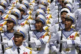 详解越南正规军军官军装，常服礼服多达7套，迷彩服只有一套图片