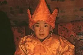 26年前，十一世班禅额尔德尼·确吉杰布是如何被认定为活佛的呢？图片