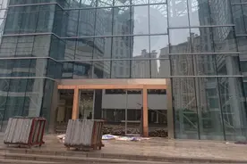 南通市崇川区观音山C11079地块巨型地球仪安装图片
