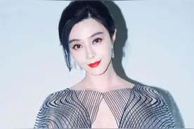 39岁范冰冰疯了吧，穿“透视裙”尽显凹凸身材，还仙过刘亦菲图片