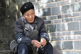 22省公布养老金调整方案，5地做法广受好评，看看有你家乡没？图片