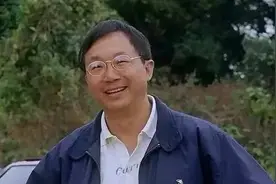 知子莫若母，母亲知道儿子学坏了，反将病人一顿折磨，笑哭图片