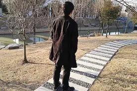 男人阳气不足，或因常做“消阳”事，想要补阳，建议多“晒背”图片