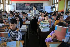 在农村学校，为何那么多男生语文成绩比女生差？图片