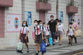 学生因“名字好听”走红，看来家长很用心，第一个有韩国明星感觉图片