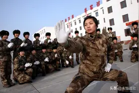 青年当兵时打算留队，为何两年后就退役？有4个原因值得深思图片