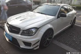 小姐姐预算25万买辆比市价便宜8万的奔驰C63！检测师：这漏不能捡图片