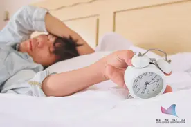 褪黑素是失眠救星？能代替安眠药？这样吃，小心身体出问题…图片
