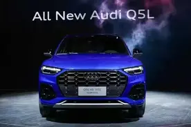 终于没白等！2022款奥迪Q5L正式到店，外观大变样，真香图片