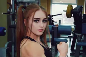 健身芭比Julia Vins图片