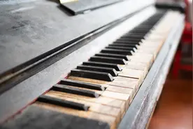 浅谈如何提高弹奏钢琴的速度，以下三种方法可以尝试一下图片