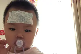 宝宝第一次发烧，新手妈妈紧张坏啦图片