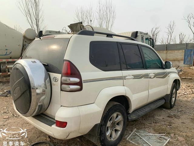 丰田普拉多,老一辈叫霸道.