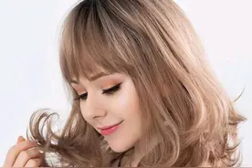 判断一个女人老没老，先看她脸上这4个表现，藏是藏不住的图片
