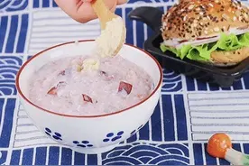 食材扔进锅 只要煮熟就能端上桌的红枣牛奶粥，难度等级半颗星图片