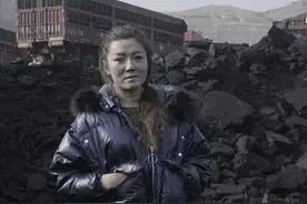 开货车还清500000债！哈尔滨女人替夫还钱，央视给她点赞，纪录片图片
