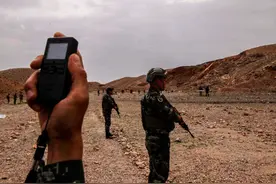 三个快枪手图片
