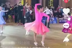 马伊琍13岁大女儿拉丁舞比赛，获倒数第二，网友：骨架有点宽图片