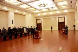 【快讯】省人大常委会办公厅举行颁发任命书和宪法宣誓仪式图片