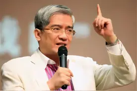 经济学家郎咸平：中国的保险全都是骗人的图片