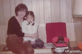 面对如此强悍的婚姻破坏者，邱嘉雄的原配蔡贵照只能转而求助神明图片