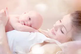 已经长了妊娠纹的妈妈，想让妊娠纹变淡变小，还是有很多方法的图片