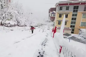 阳春三月下大雪！周末出游来木格措，雪厚！景美！拍照超酷！图片