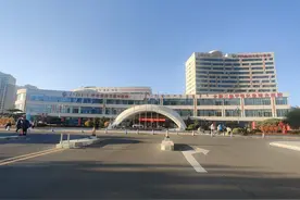 部分医务人员未佩戴口罩、挂号缴费凭条就诊地址与实际不符，记者暗访呼市蒙中医院发现这些问题图片