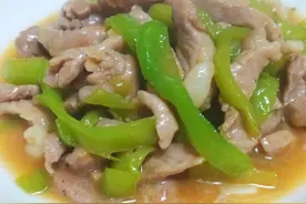 炒肉丝时，凉油下锅还是热油下锅？多数人做错了，难怪肉柴还粘锅图片