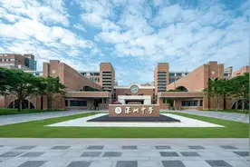 博士超4成，深圳这所学校“豪华”教师阵容走红，工资多少？图片